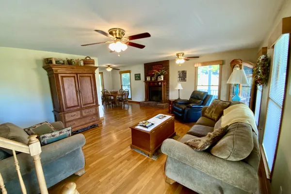 1351 HIGHWAY 49 E