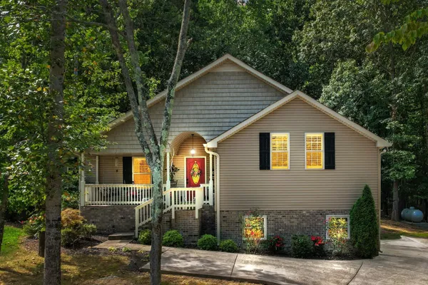 1021 GOLDFINCH TRL