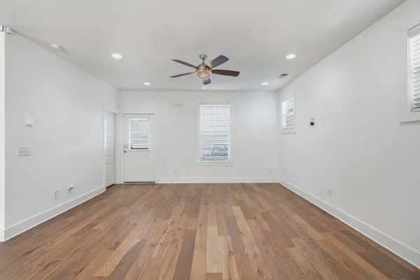 802 BRIAR CIR