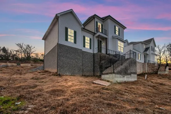 104 LULA LN