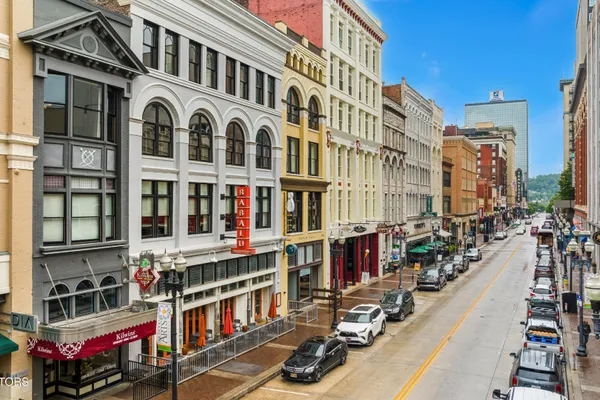 416 S GAY ST 204