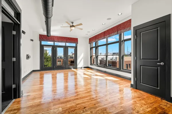 817 3RD AVE 404