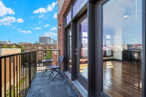 817 3RD AVE 404