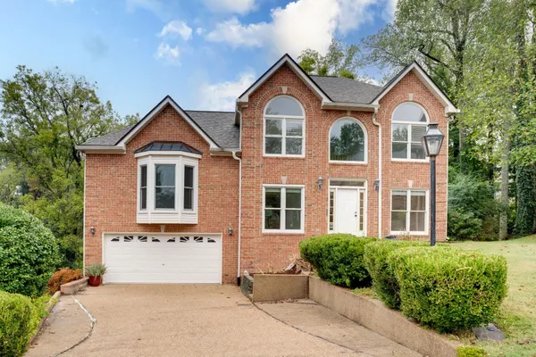 532 RIVERCREST CV