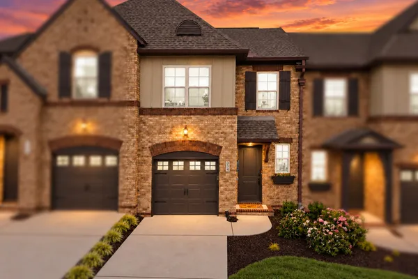 334 WINDGROVE TER