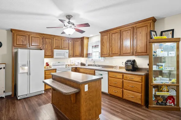 1038 PHILLIP DR