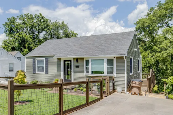 2222 WEONA DR