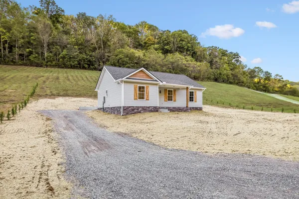 620 CUMMINGS HOLLOW RD