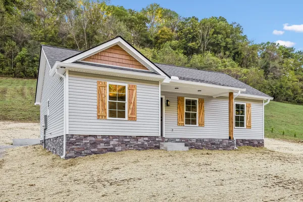 620 CUMMINGS HOLLOW RD