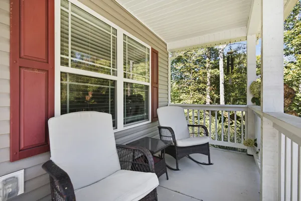 134 MAPLE DR