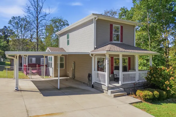 134 MAPLE DR