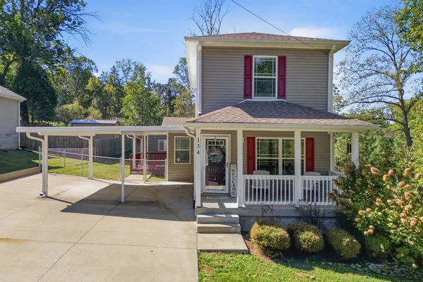 134 MAPLE DR
