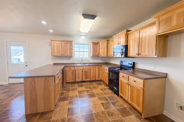 141 THACKER DR