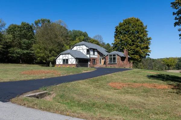 175 MARTIN RD