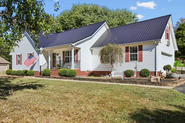 213 AMANDA DR