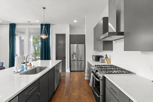 1007 12TH AVE D