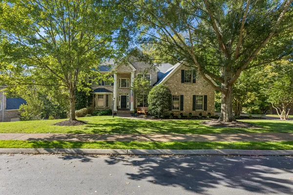 111 HAMPSTED LN
