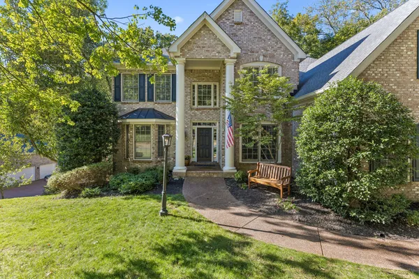 111 HAMPSTED LN
