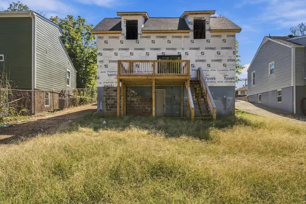 2404 BUCHANAN ST