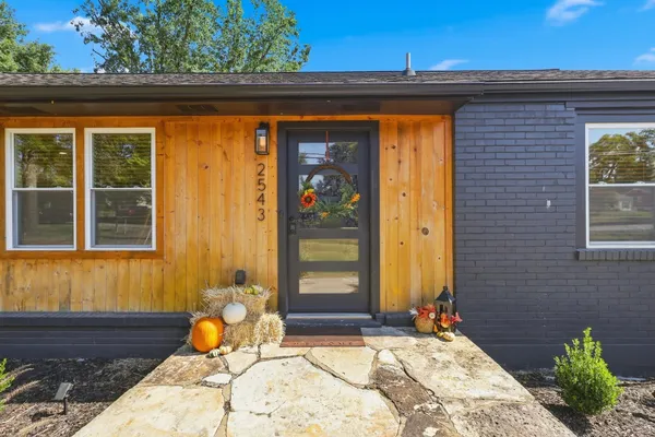 2543 WOODBERRY DR