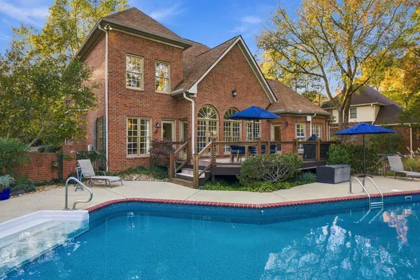 1507 SHAGBARK TRL