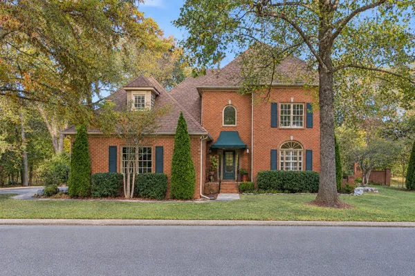 1507 SHAGBARK TRL
