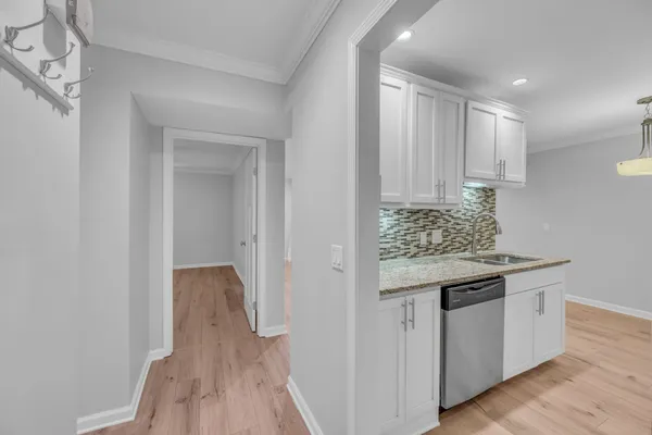 4425 WESTLAWN DR A102