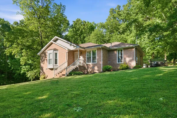 107 VALLEY RD