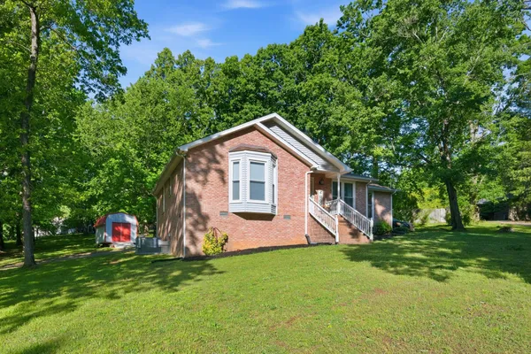 107 VALLEY RD