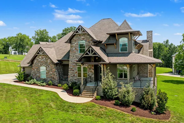 1043 EMERALD VALLEY DR