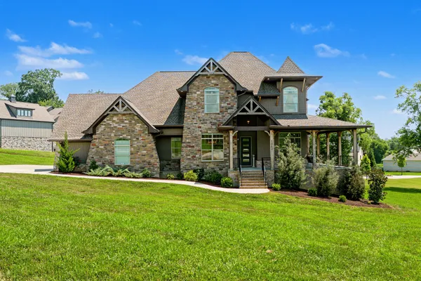 1043 EMERALD VALLEY DR
