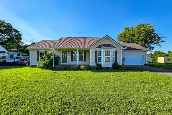 105 TWIN OAKS DR