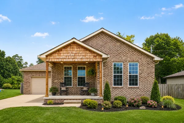 131 RICHLAND AVE
