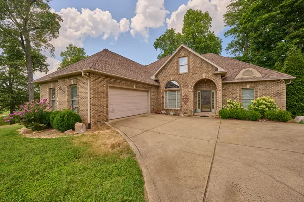 413 FOUNDERS CT