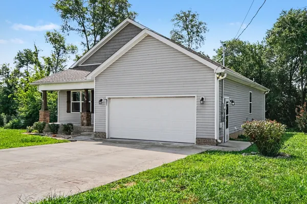118 BLUE GRASS DR