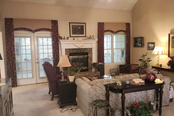 982 TRAIL RIDGE CIR