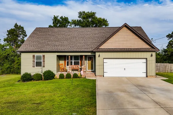 122 BLUE GRASS DR