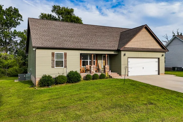 122 BLUE GRASS DR