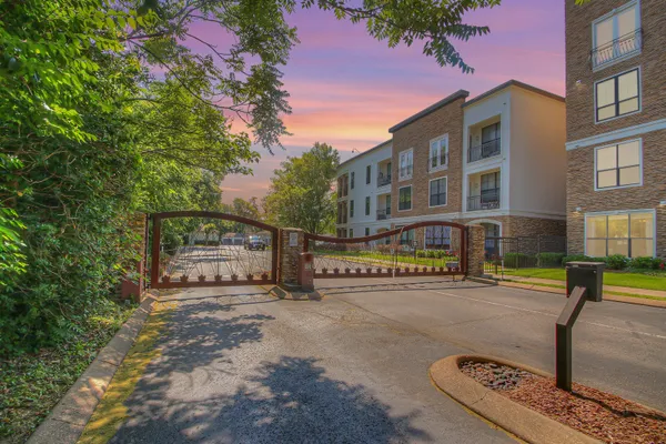 2600 HILLSBORO PIKE 243