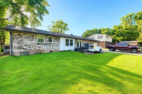107 GAYLE DR