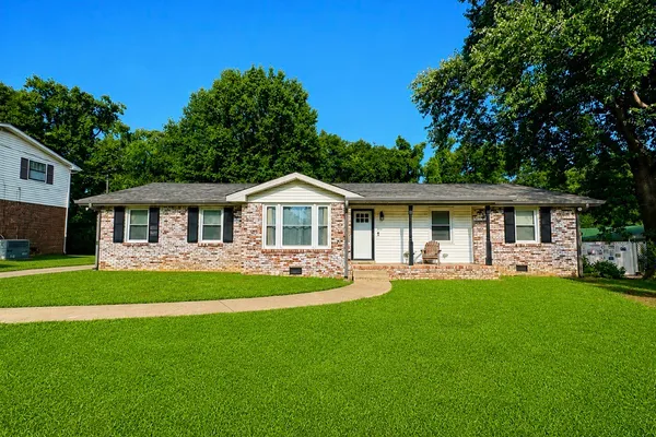 107 GAYLE DR