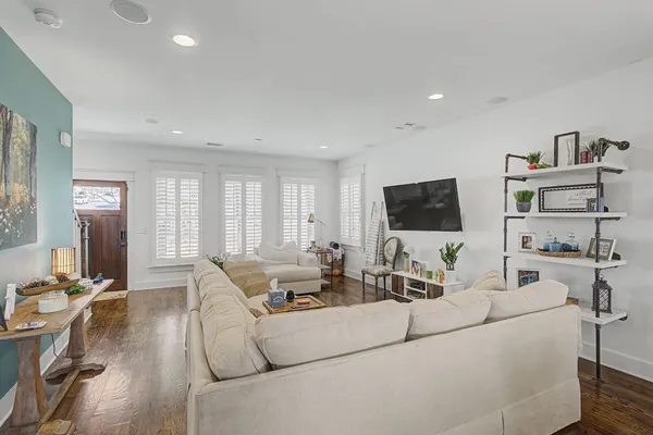 803 LANCASTER WAY
