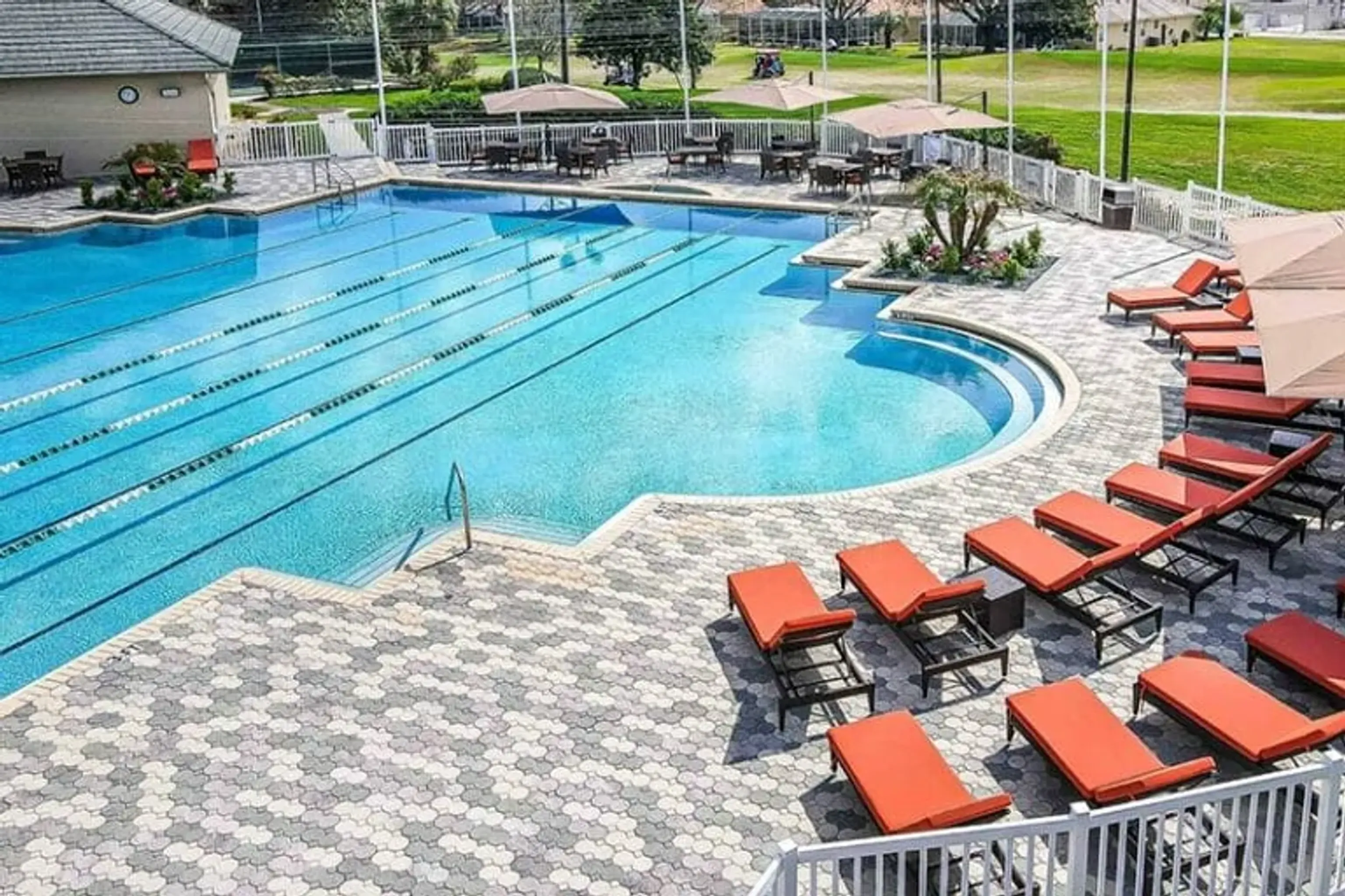 Stay and Play Retirement Communities in Florida: Explore the 55+ Lifestyle