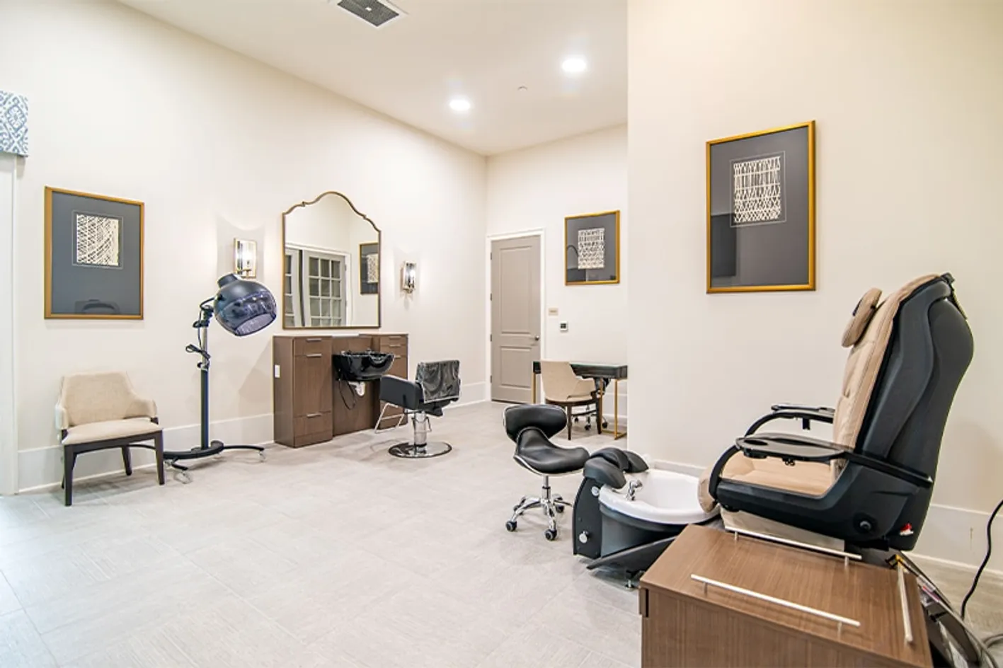 Salon