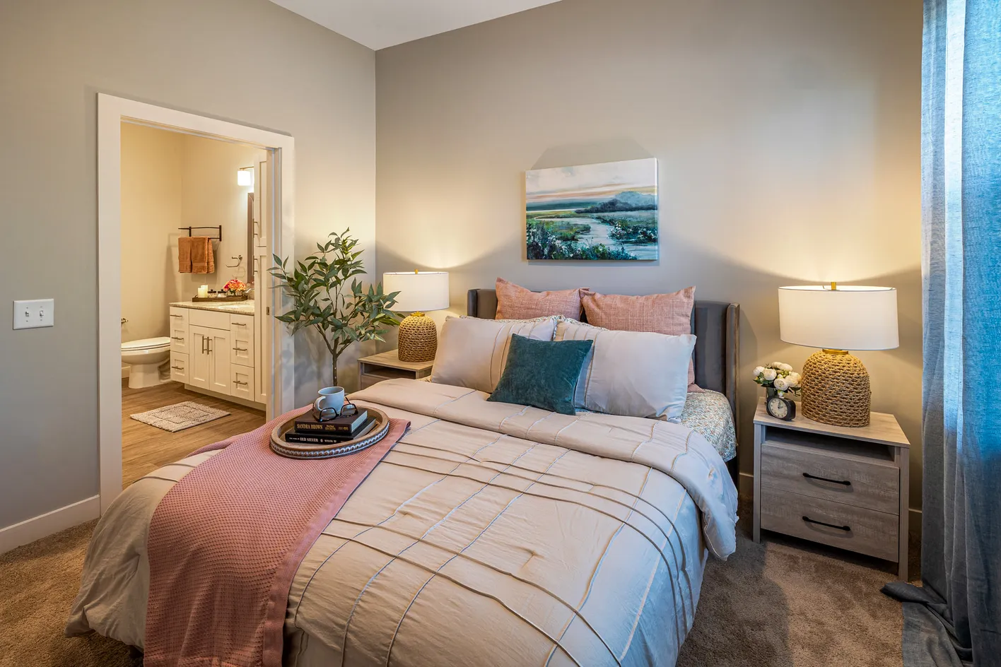 Unit Bedroom