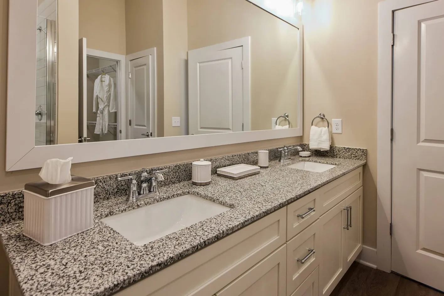Dual Vanity