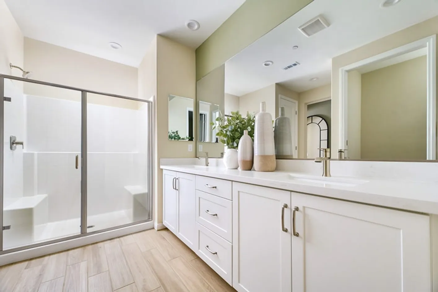 Model Dual Vanity