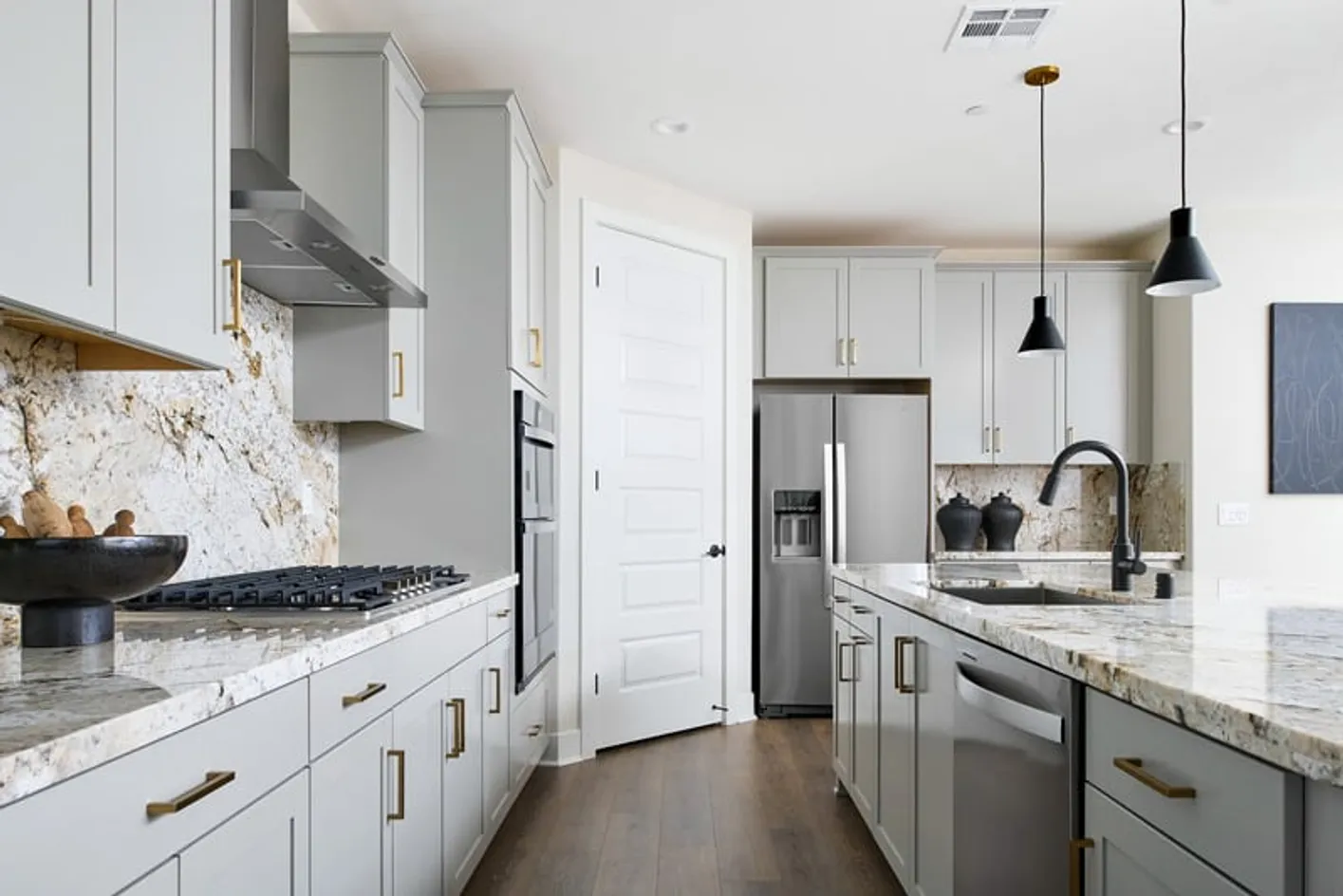 Model Kitchen Appliances