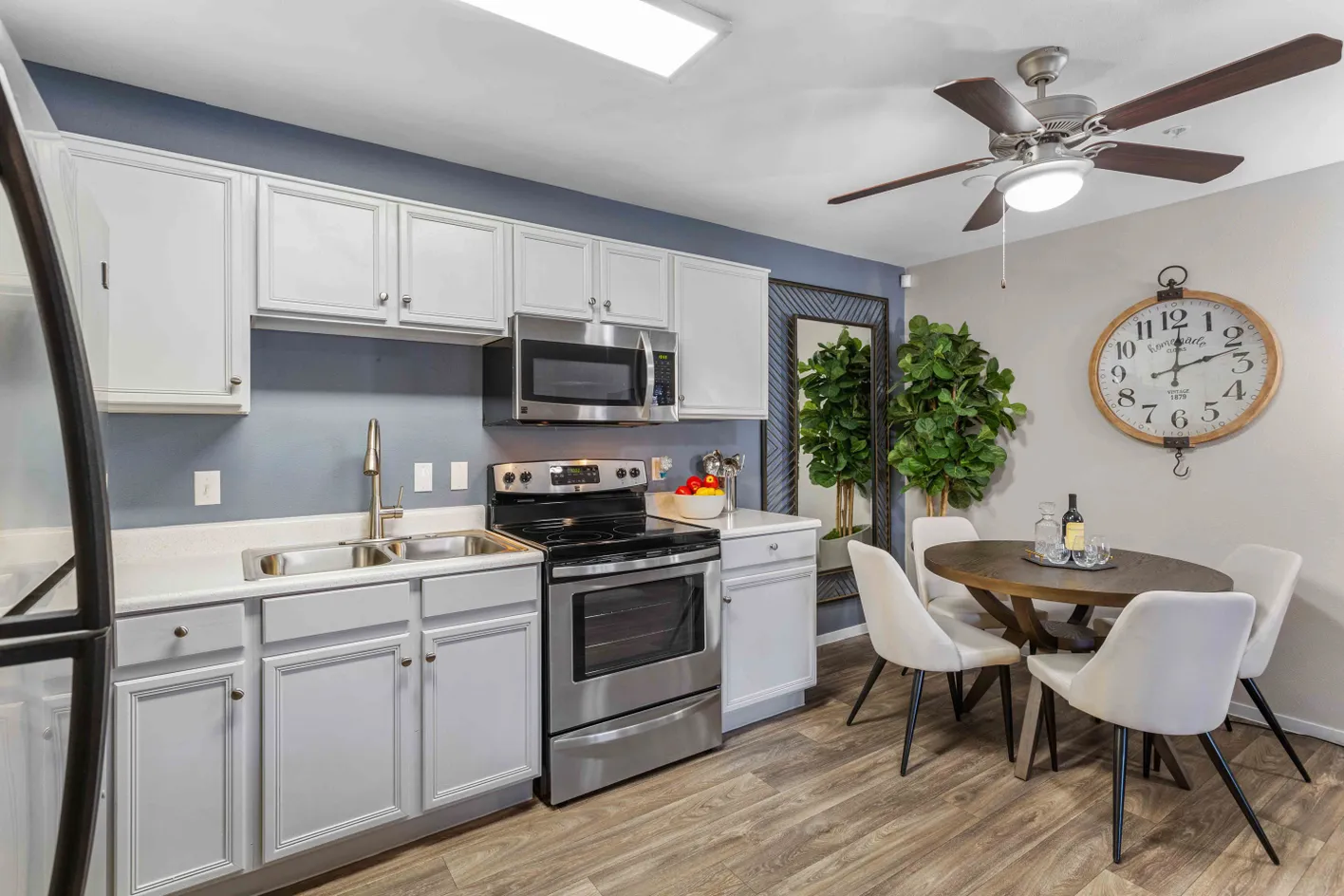 Unit Kitchen