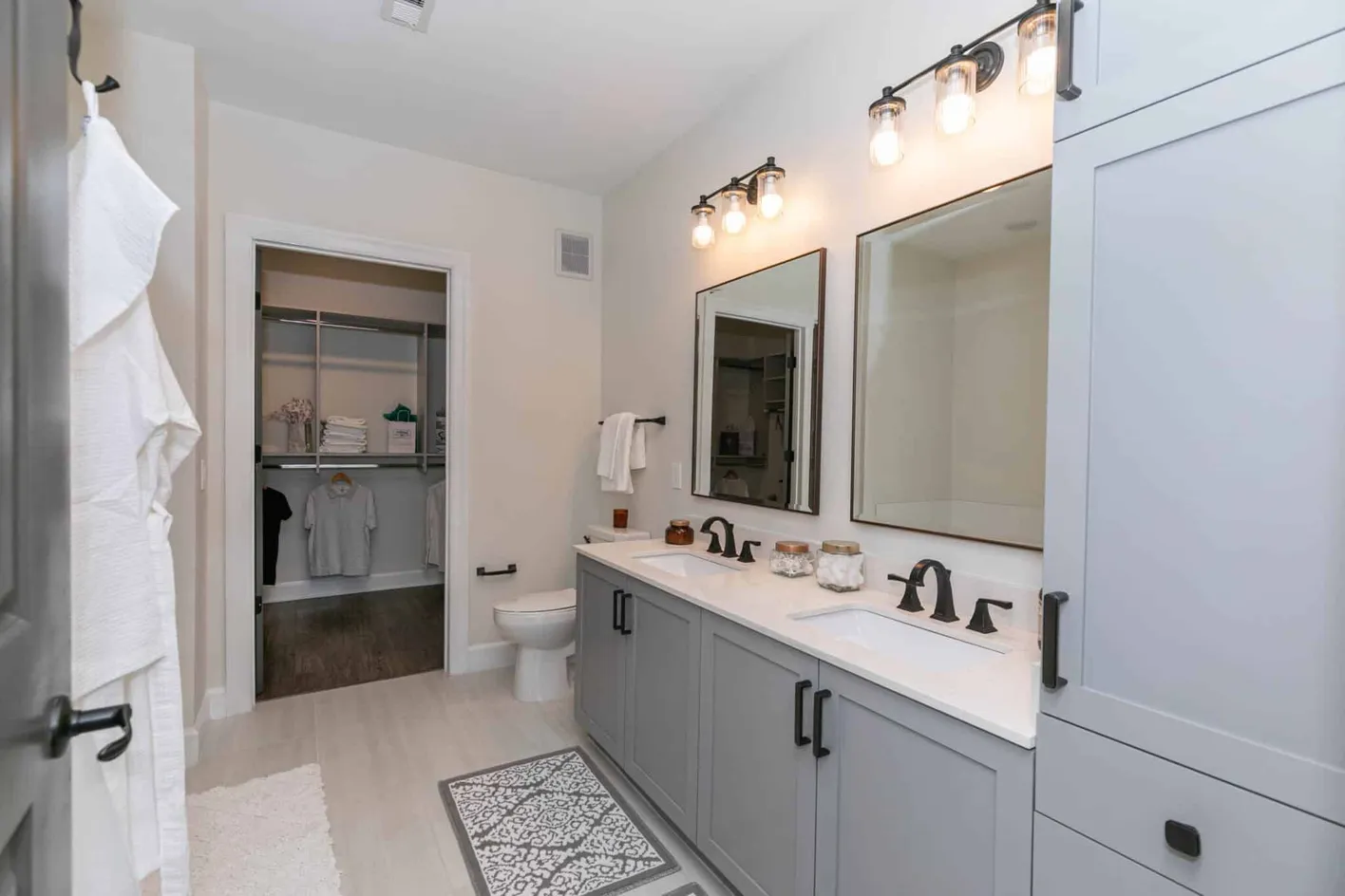 Bathroom Vanity Area